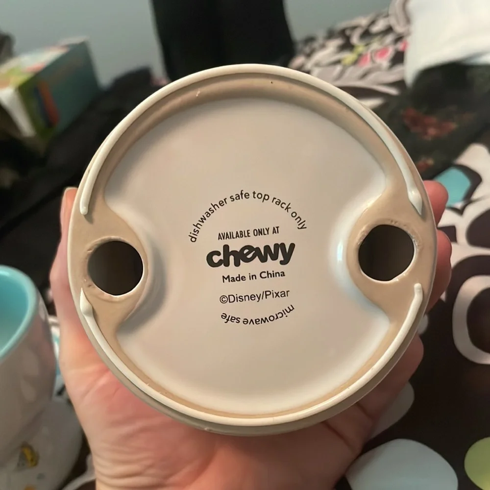 Disney finding Nemo cat bowls.